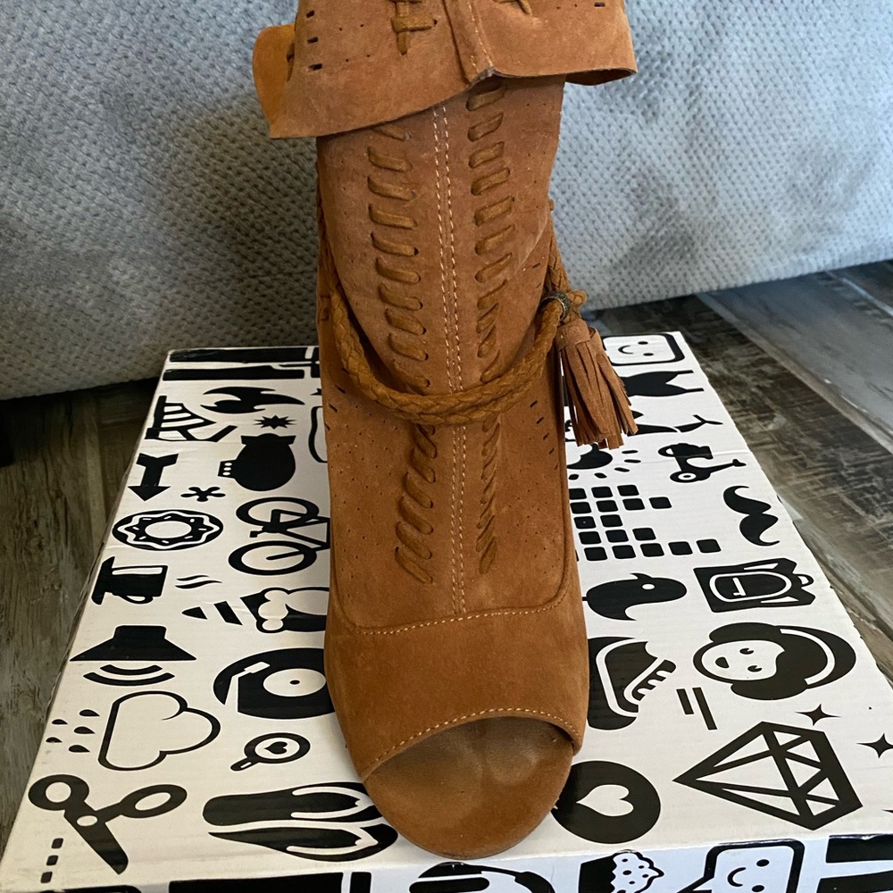 Caramel fall bootie - Picture 2 of 7